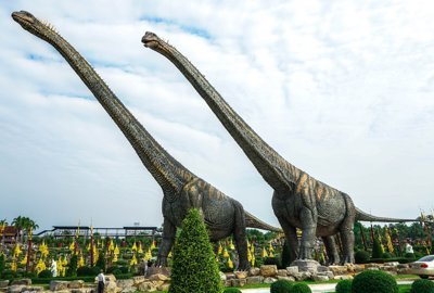 เปิดตัว 2 ไดโนเสาร์ “ซอโรโพไซดอน” ใหญ่ที่สุดในโลกที่สวนนงนุชพัทยา จ.ชลบุรี