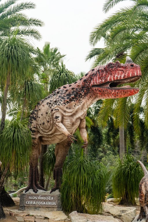เซอราโตซอรัส 