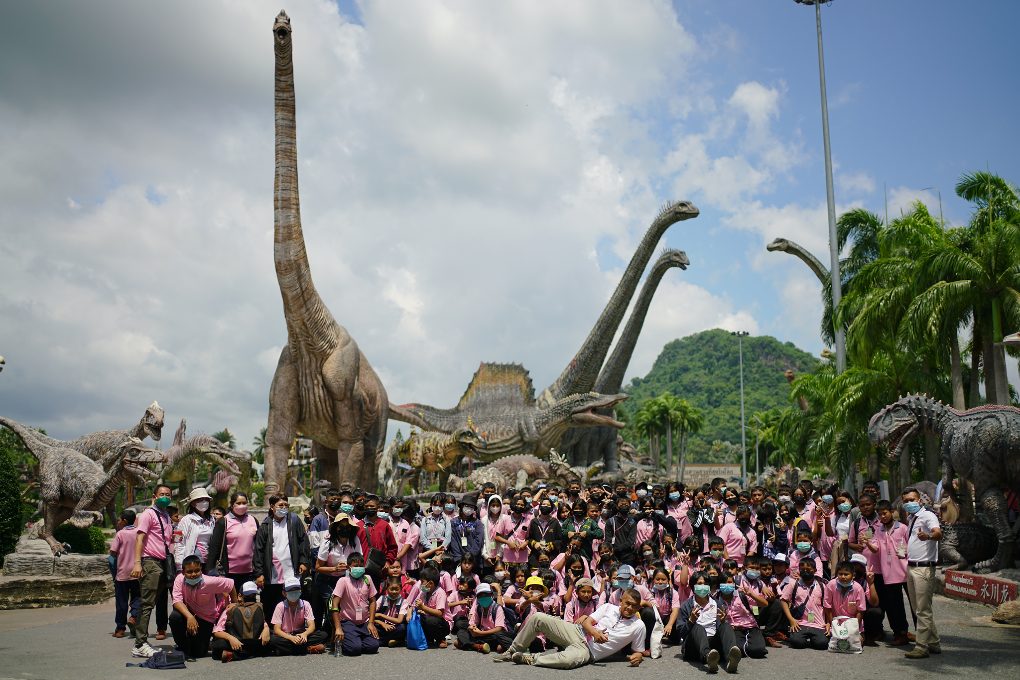 สวนนงนุชพัทยา ยินดีต้อนรับและขอขอบคุณ คณะผู้บริหารสถานศึกษา 
