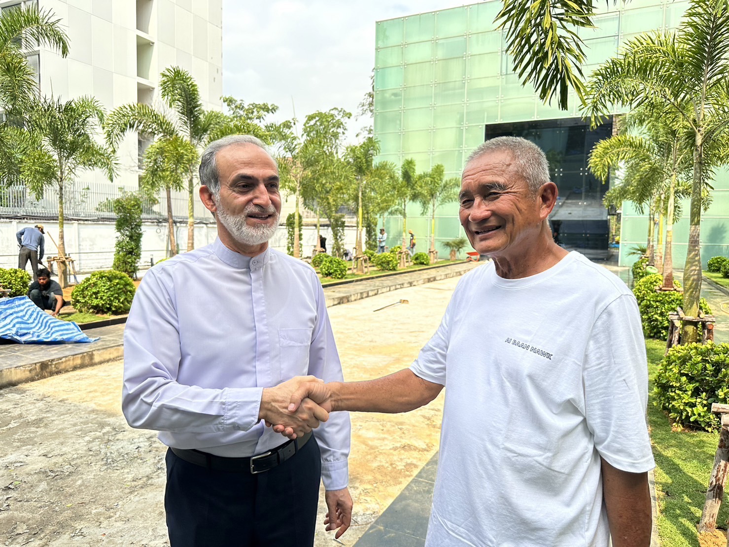 สวนนงนุชพัทยาเนรมิต “สวนมิตรภาพ” (Friendship Garden)  ในสถานทูตอิหร่าน เพื่อเป็นของขวัญปีใหม่