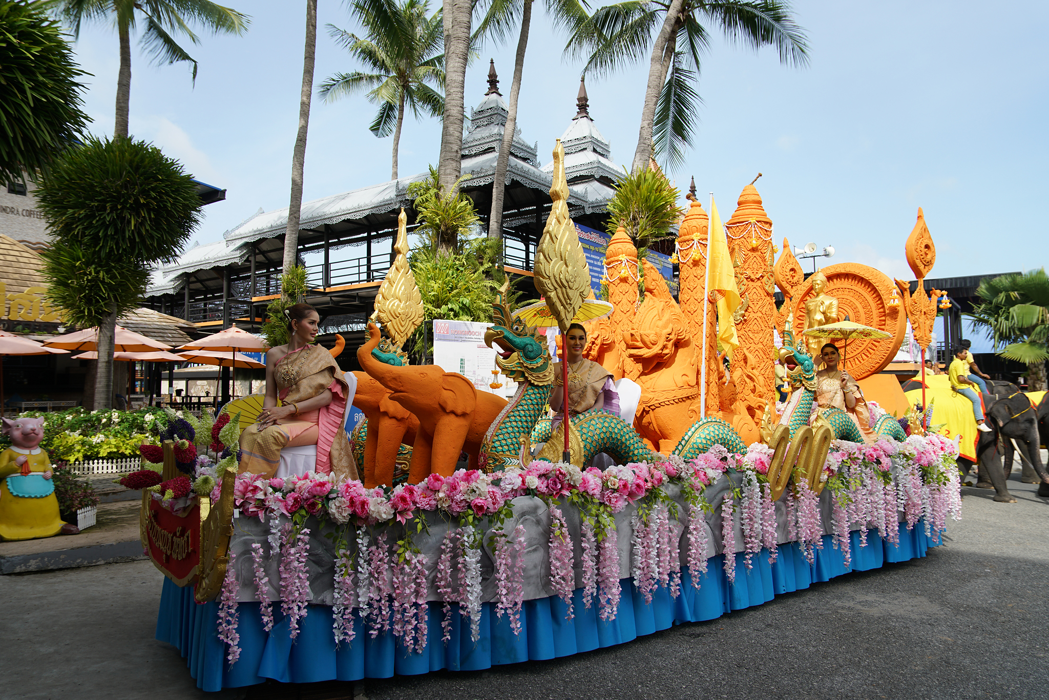 สวนนงนุชพัทยา บรรยากาศแห่เทียนพรรษา เนื่องใน วันเข้าพรรษา ปี 2566 