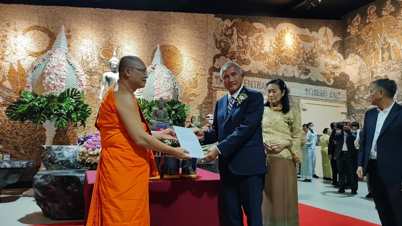 สวนนงนุชพัทยา เปิดพิพิธภัณฑ์พระพุทธคุณ แหล่งเรียนรู้ ที่รวบรวม พระพุทธรูป เหรียญ และวัตถุมงคล รวมกันมีอายุพันกว่าปี