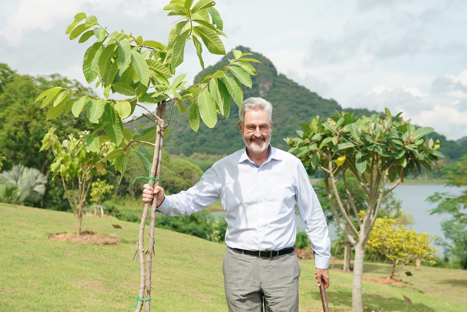 We had the honour and pleasure to recieve a visit from His Excellency Mr. Pedro Zwahlen the Ambassador of Switzerland to Thailand. He kindly planted a Thai Native Forest tree in our ever growing arboretum.
