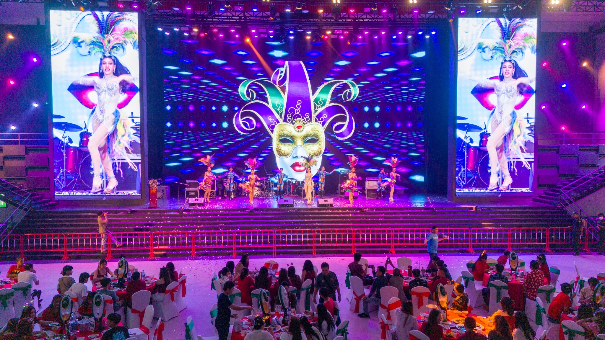 งานเลี้ยงสังสรรค์ปีใหม่ บริษัท ซูมิริโกะ อีสเทิร์น รับเบอร์