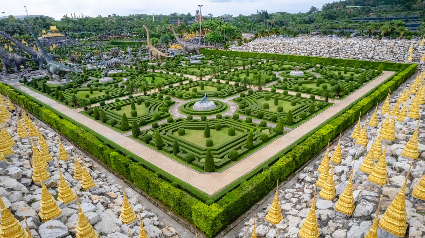 Khu vườn kiểu Pháp