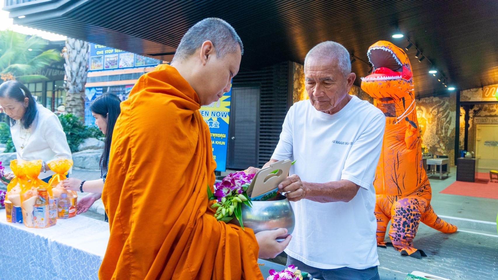 Nongnooch Tropical Garden Pattaya Holds New Year Alms-Giving Ceremony to Welcome 2026